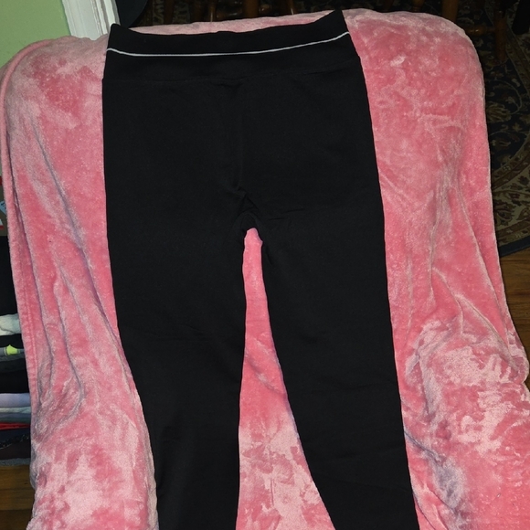 Women's (XXL) PINK Victoria's Secret Soft Seamless Black Leggings - Picture 3 of 4